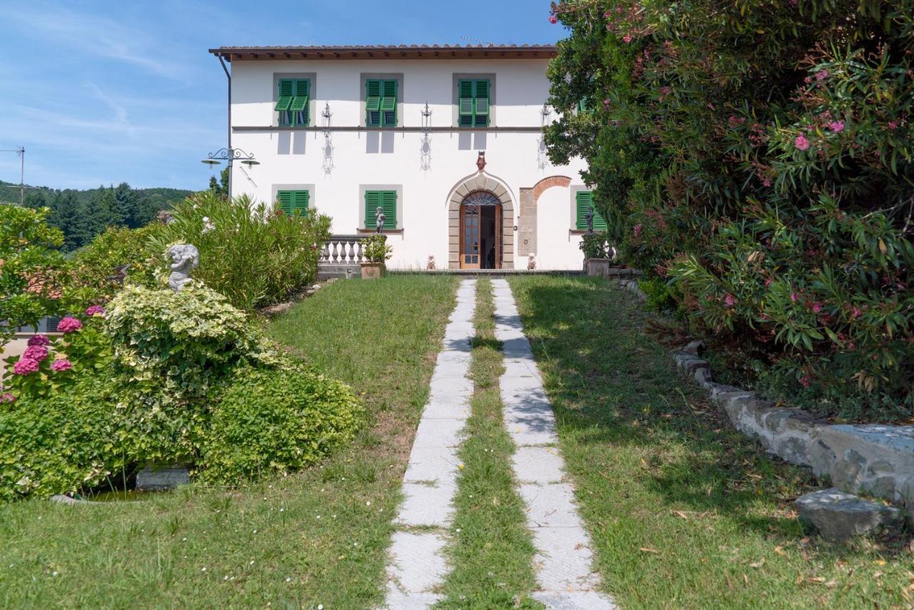 Villa Castel Del Monte Pescia Esterno foto